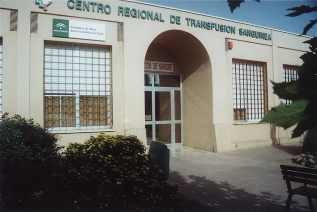 Entrada del Centro de Transfusión, Tejidos y Células 